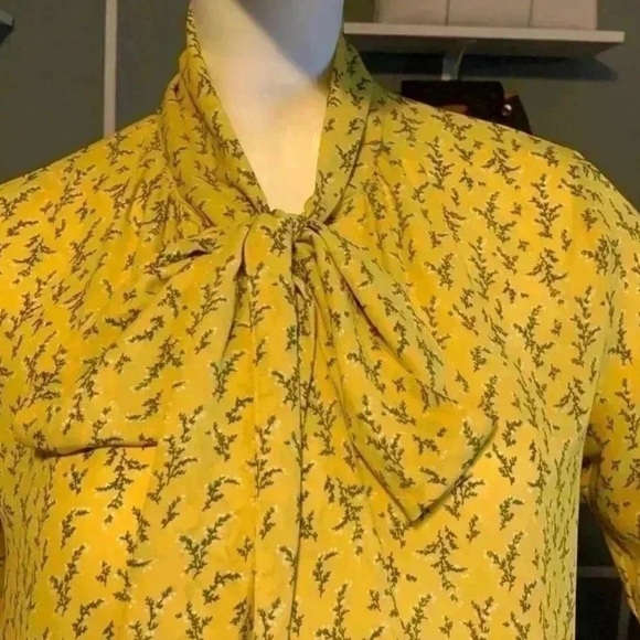 Loft Yellow Floral Vine Peplum Tie Neck Blouse Size SP - Picture 12 of 12